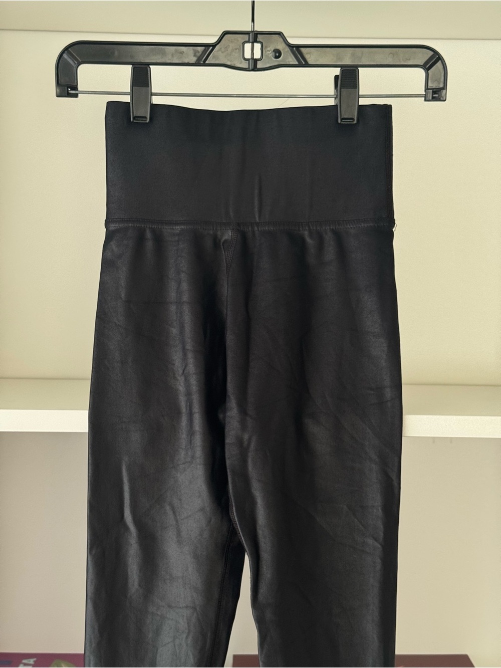 CARBON38 Black Legging in Takara Shine - Picture 8 of 9